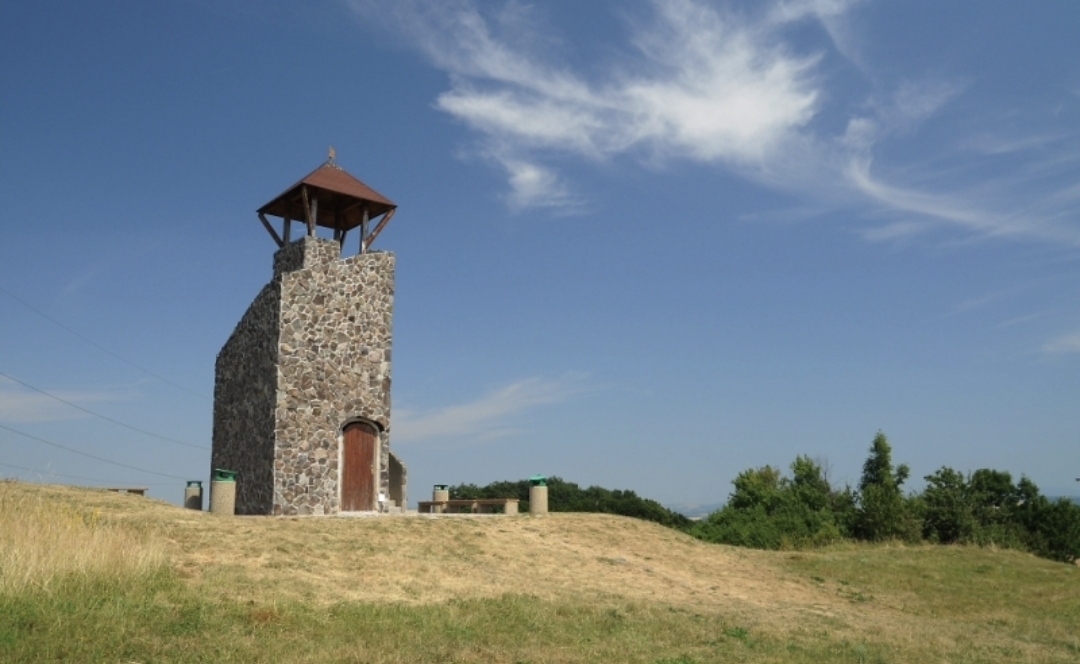 Rozhľadňa, Rozbehy, Cerová